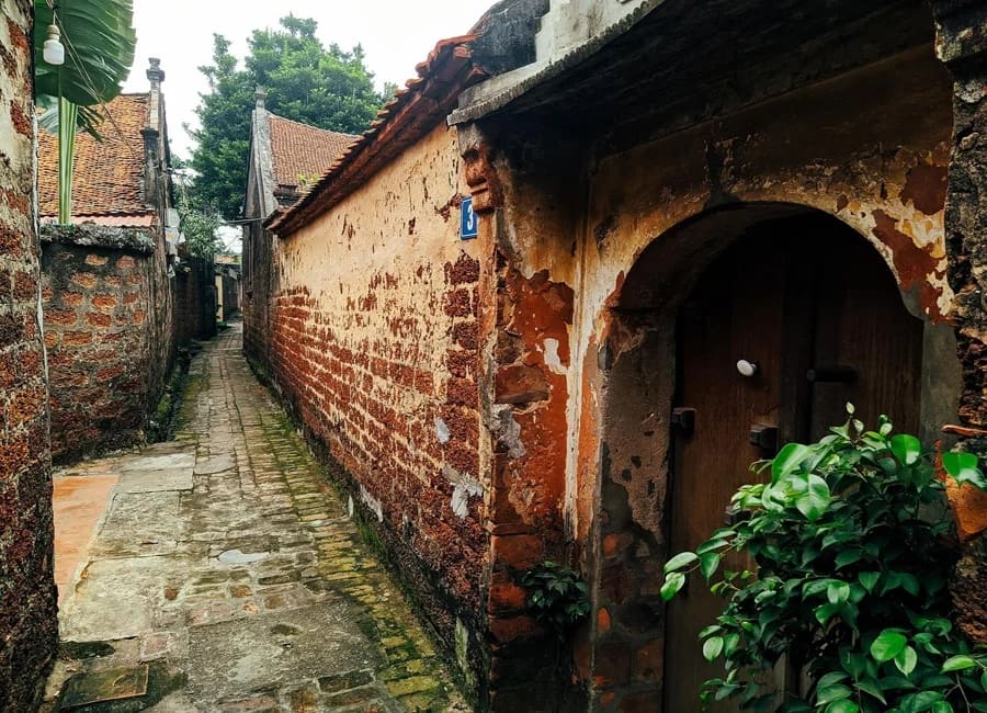 Duong Lam Ancient Village: How to find the hidden well tours skip
