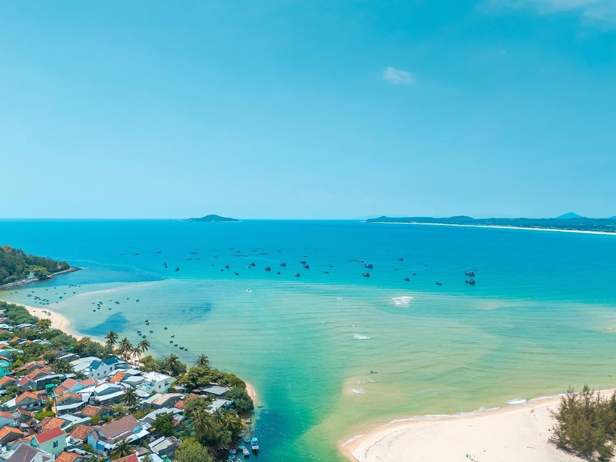 Quy Nhon to Tuy Hoa: Bus, Train, or Private Car