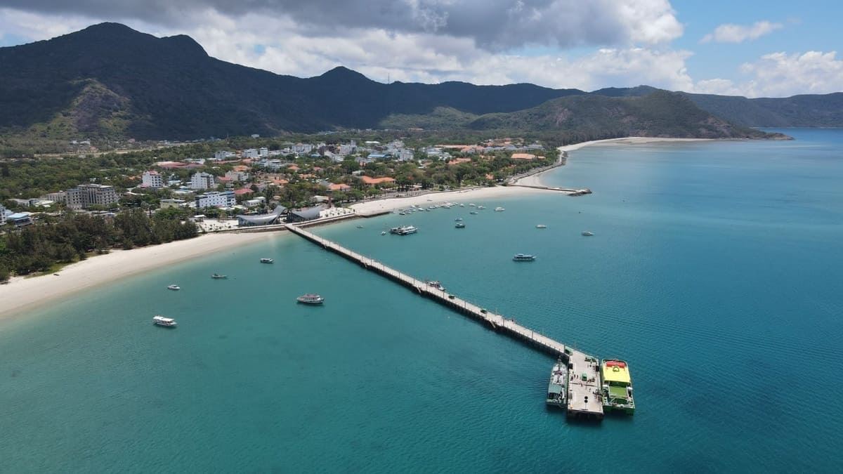 Con Dao Island Guide: Flights, Ferries, Costs and Best Time