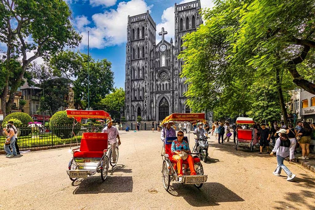 Flights from Los Angeles to Hanoi: No Direct Route Yet