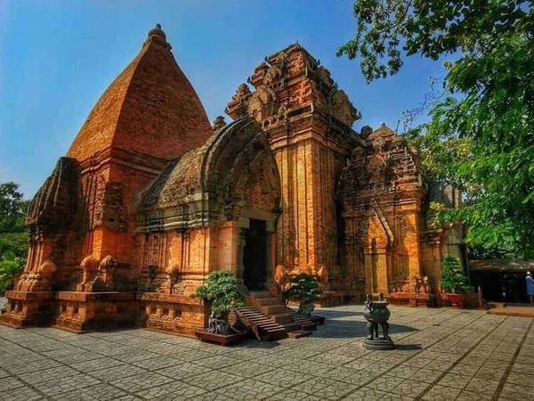 Nha Trang Shore Excursion: City Highlights from Nha Trang Port