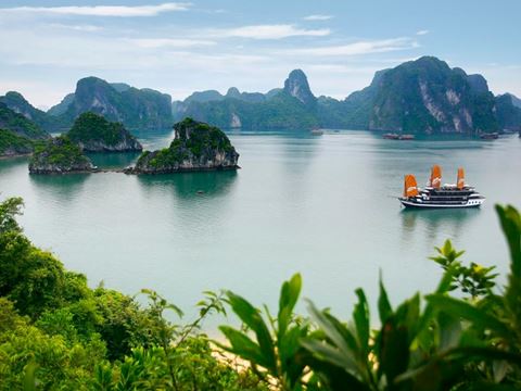 Day 6: Hanoi to Ha Long Bay and a night among the limestone islands