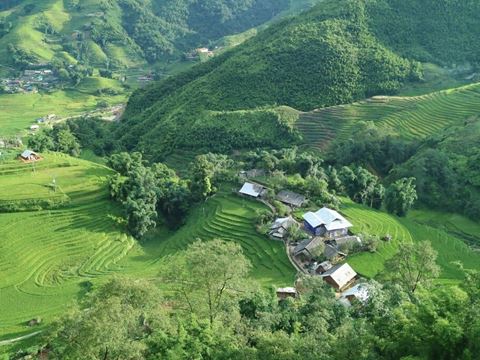 Day 5: Giang Ta Chai trek: a Red Dao village, bamboo forest and a waterfall, then back to Hanoi