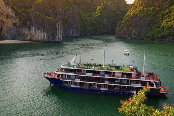 Luxury Vietnam Tours: 10 Days Private, Ha Long Bay to the Mekong