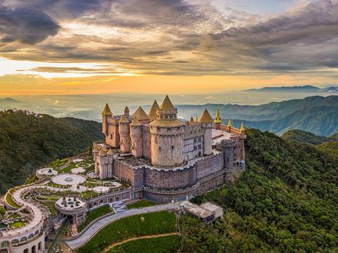 Day 5: Up Ba Na Hills by cable car to the Golden Bridge and the French village