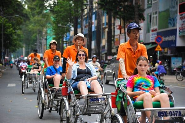 10-Day Vietnam Highlights Tour: Ho Chi Minh City to Hanoi
