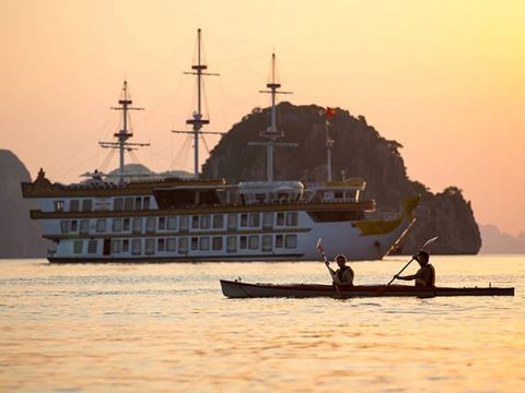 Day 6: Ha Long Bay day cruise: Surprising Cave, Luon Cave by kayak and Titop Island
