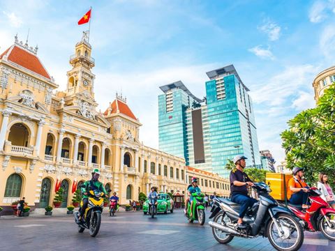 Day 14: Last morning in Saigon: iced coffee, souvenirs and the transfer to Tan Son Nhat