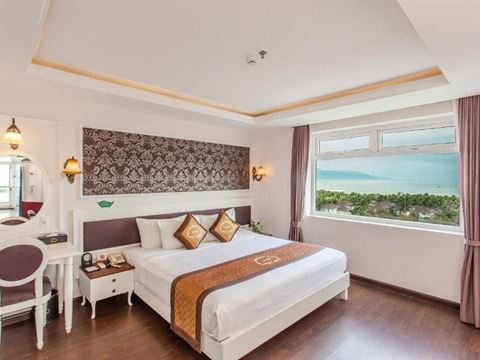 Sea Phoenix Hotel