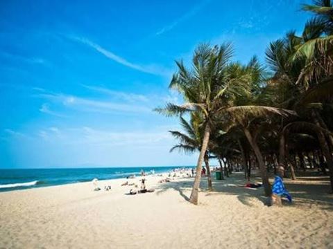 Day 7: Free day in Hoi An: An Bang Beach by bicycle, or Ba Na Hills