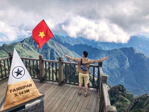 Day 3: Fansipan by cable car and 600 stone steps, then the drive back to Hanoi