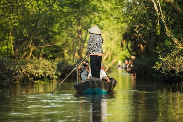 10-Day Vietnam Highlights Tour: Ho Chi Minh City to Hanoi
