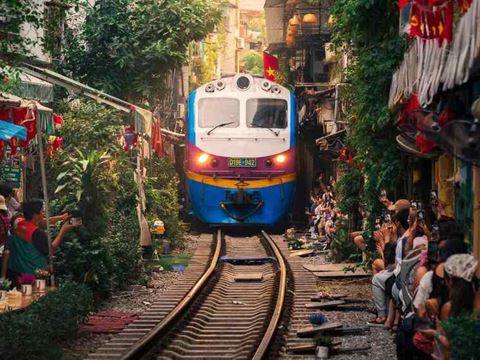 Day 1: Land in Hanoi, a private transfer from Noi Bai and a free first evening