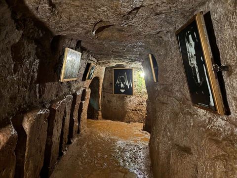Day 6: Phong Nha-Ke Bang: by boat into Phong Nha Cave and up to Tien Son Cave