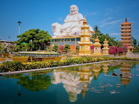 Day 5: Mekong Delta: Vinh Trang Pagoda, the four islands by boat and a sampan on Thoi Son canal