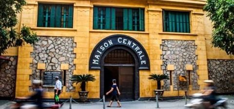 Hanoi City Tour: Hoa Lo Prison, Military History Museum & Egg Coffee – photo 2