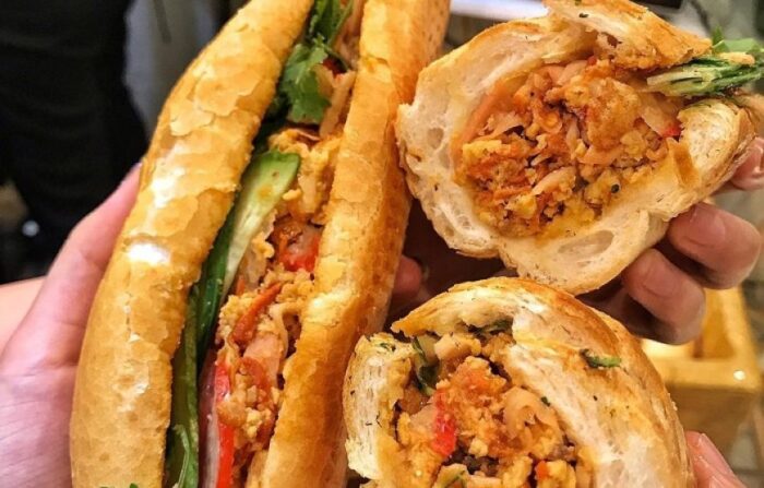Ola Real Locals Explore Hanoi – Full-day tour - Image 7