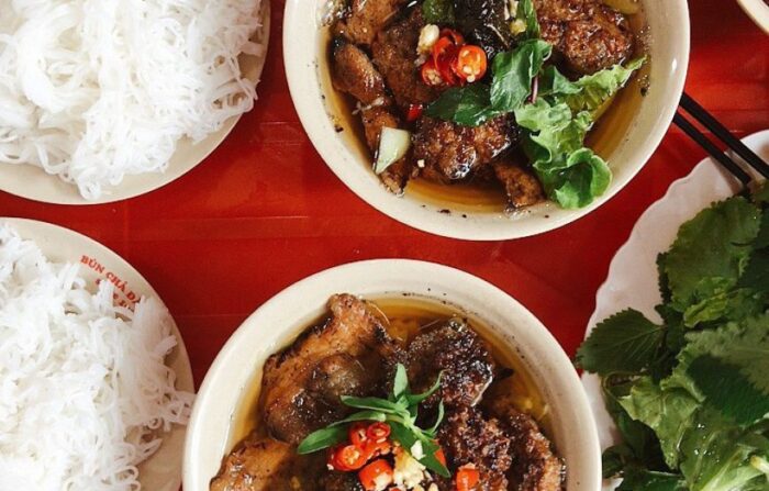 Ola Real Locals Explore Hanoi – Full-day tour - Image 8