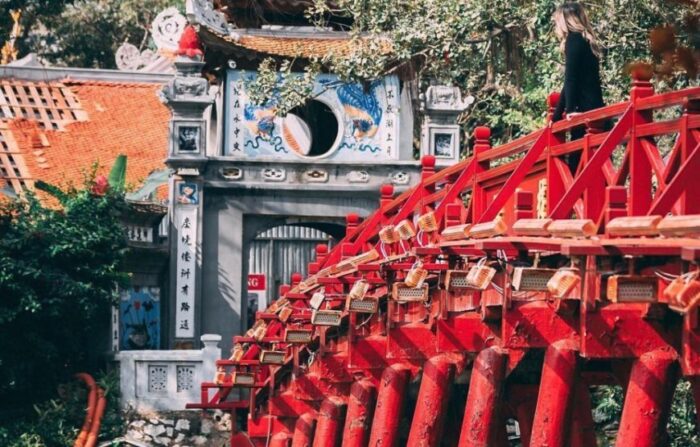 Ola Real Locals Explore Hanoi – Full-day tour - Image 12