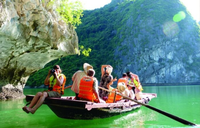 Deeper Ha Long Bay Tour - Image 6