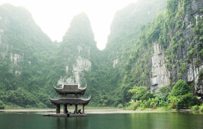 Bai Dinh Pagoda & Trang An Ecotourism (Private Tour) - Image 4